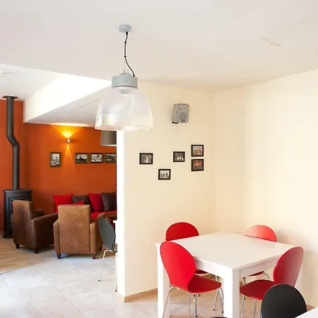 Leuven City Hostel אכסניה *