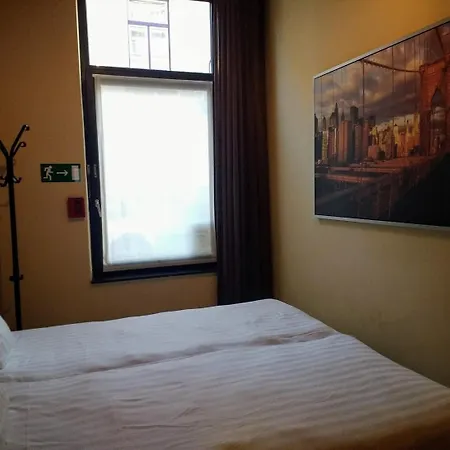 Leuven City Hostel * ליובן