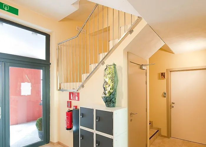 Leuven City Hostel بيت شباب *