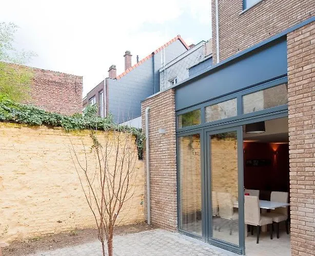 Leuven City Hostel بيت شباب *